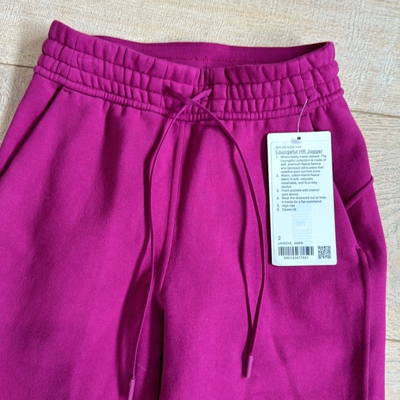 NEW WITH TAGS lululemon HR jogger, plush weight magenta with drawstring. Size 2 - Picture 2 of 4